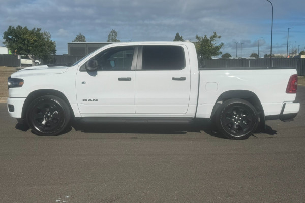 2026 Ram 1500 Express Ute Image 6