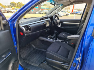 2018 Toyota HiLux GUN126R MY17 SR5 (4X4) Cab chassis image 14
