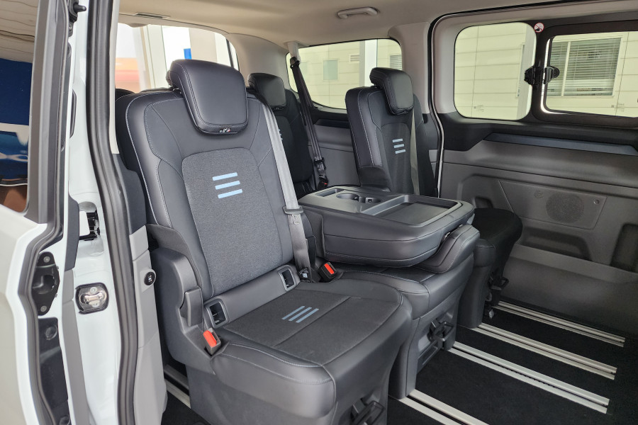 2024 MY24.5 Ford Tourneo AV Active People Mover Image 9