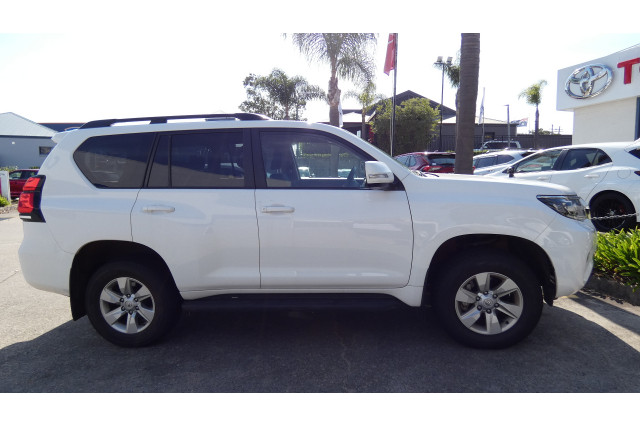 2023 Toyota LandCruiser Prado GDJ150R GXL SUV Image 3