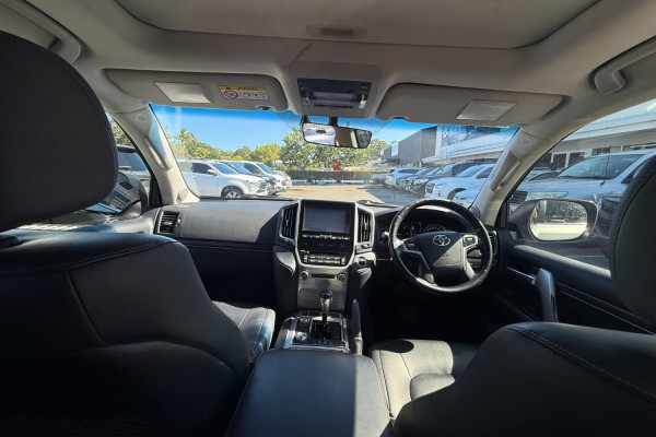 2019 Toyota LandCruiser VDJ200R VX SUV Image 13