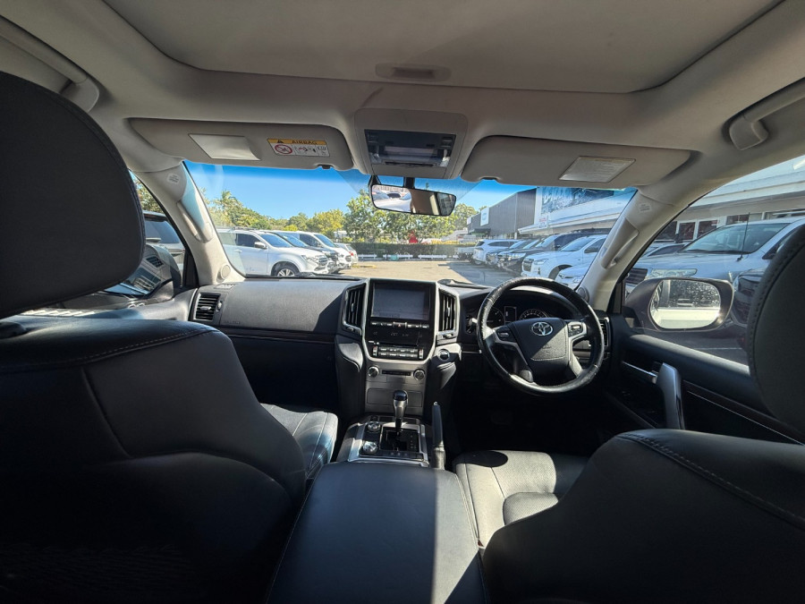 2019 Toyota LandCruiser VDJ200R VX SUV Image 13