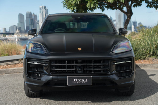2024 Porsche Cayenne GTS Coupe Image 4