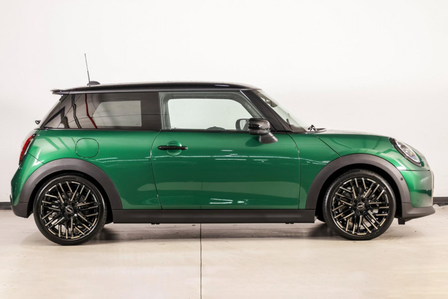 2026 MINI Cooper F66 S Favoured Hatch
