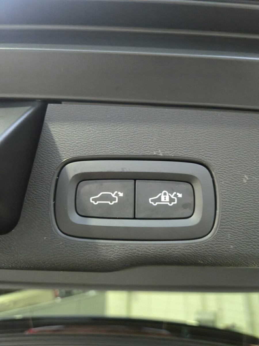 2025 MY26 Volvo XC60 UZ Plus T8 Plug-in Hybrid Dark SUV Image 23