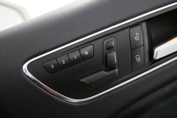 2014 Mercedes-Benz A Class W176 A200 Hatchback Image 15