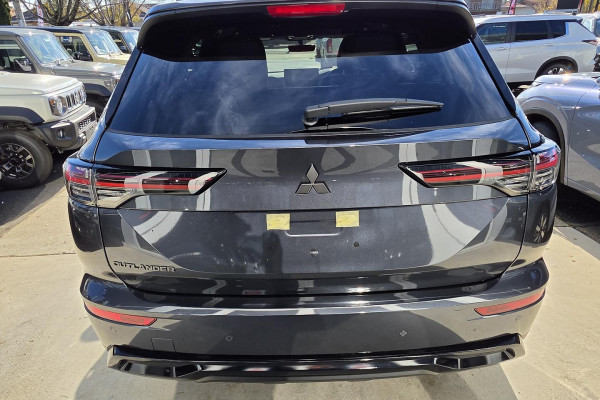 2026 Mitsubishi Outlander ZM Black Edition SUV Image 10