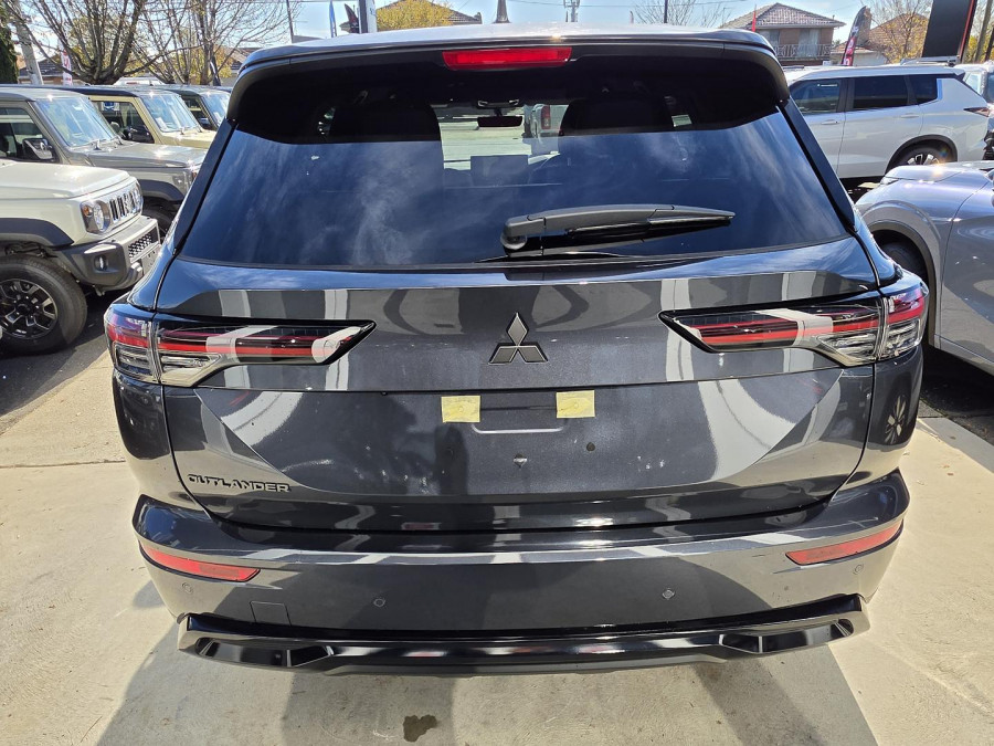 2026 Mitsubishi Outlander ZM Black Edition SUV Image 10