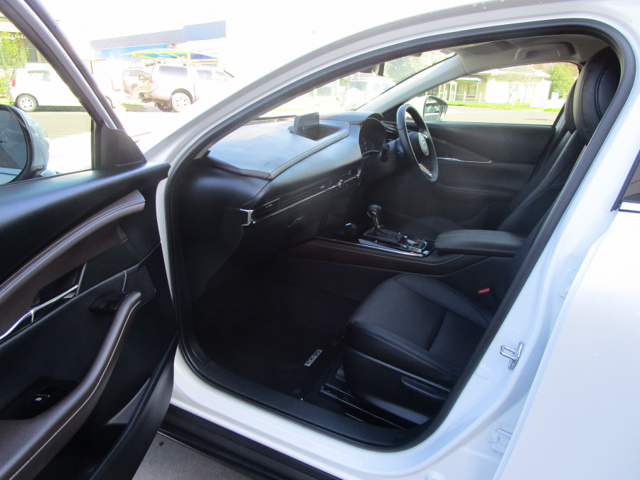 2025 Mazda CX-30 DM Series G25 Touring SUV Image 16