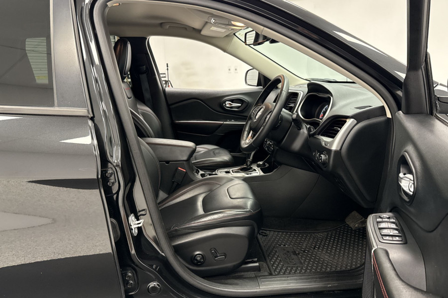 2015 Jeep Cherokee KL Trailhawk SUV Image 19