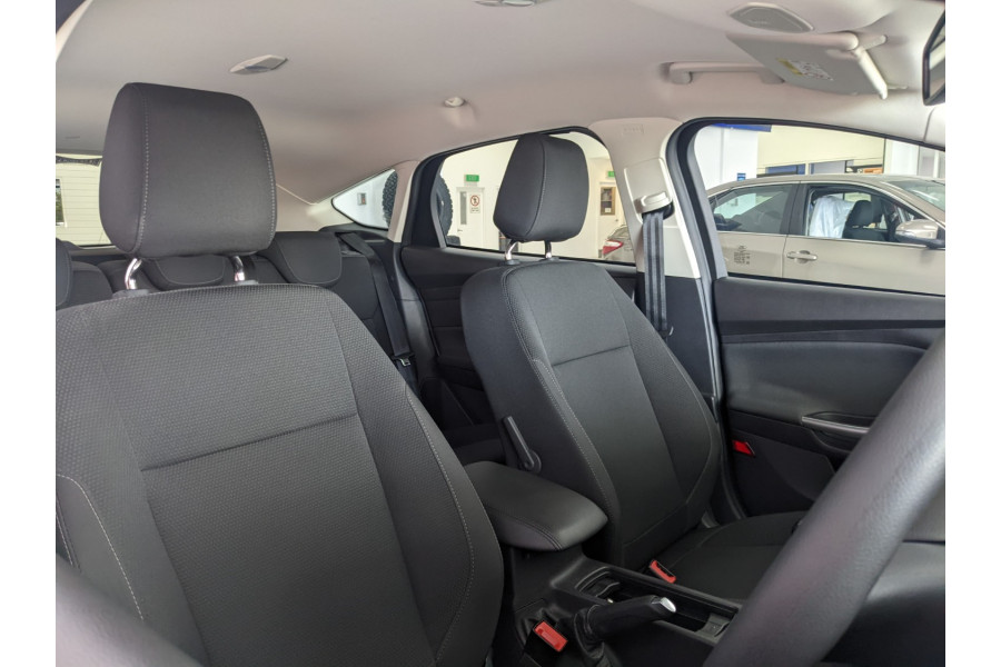 2017 Ford Focus LZ TREND Hatchback Image 10