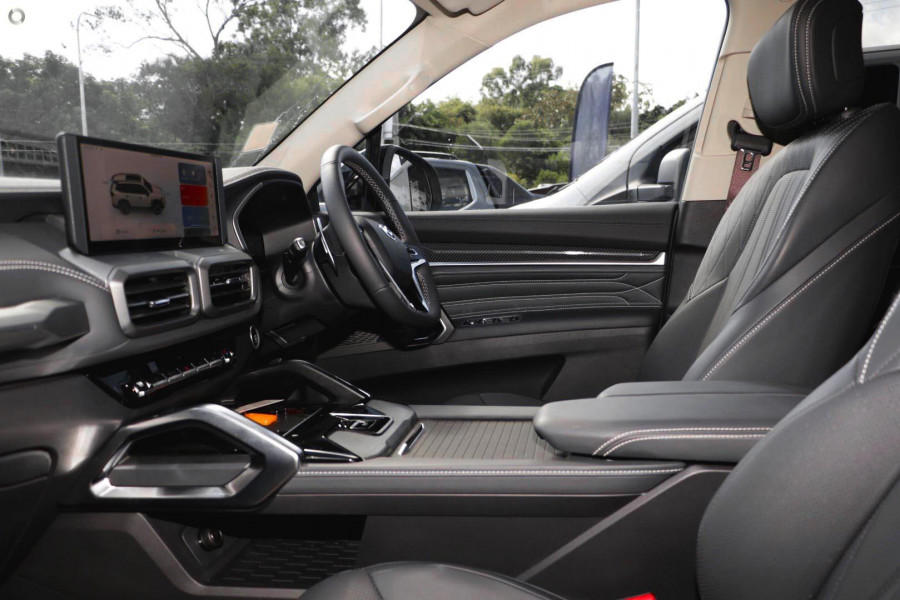 2026 MY25 LDV D90 SV9A Executive SUV Image 7