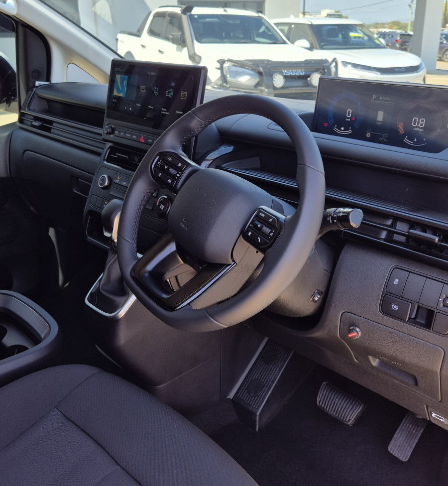 2026 MY27 Hyundai Staria Load US4.V4  Van Image 10