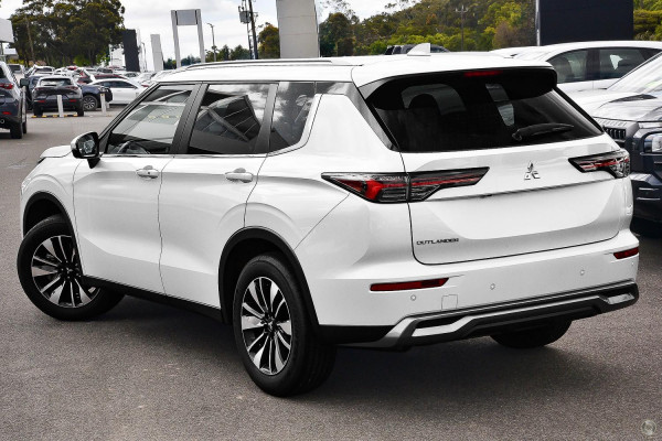 2026 Mitsubishi Outlander ZM LS SUV Image 4