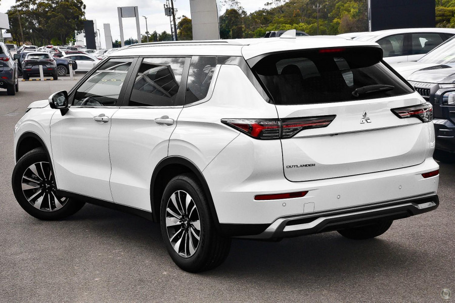 2026 Mitsubishi Outlander ZM LS SUV Image 4