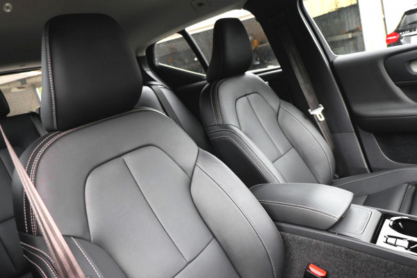2024 MY25 Volvo XC40  Ultra B4 Bright SUV Image 6