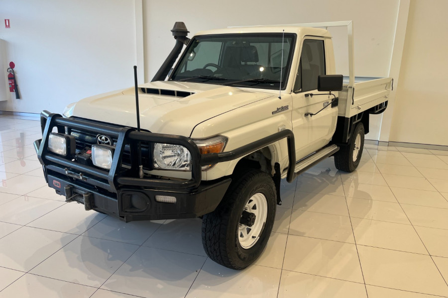 2017 Toyota LandCruiser VDJ79R WorkMate Cab Chassis Image 6