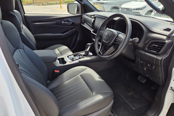 2025 MY25.5 Isuzu MU-X RJ LS-T SUV Image 9