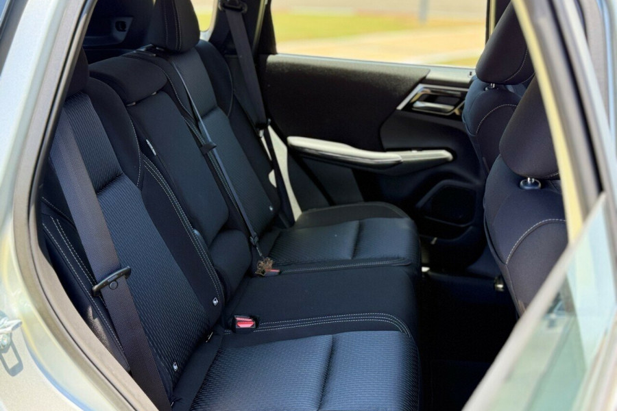 2024 Mitsubishi Outlander ZM ES SUV Image 12