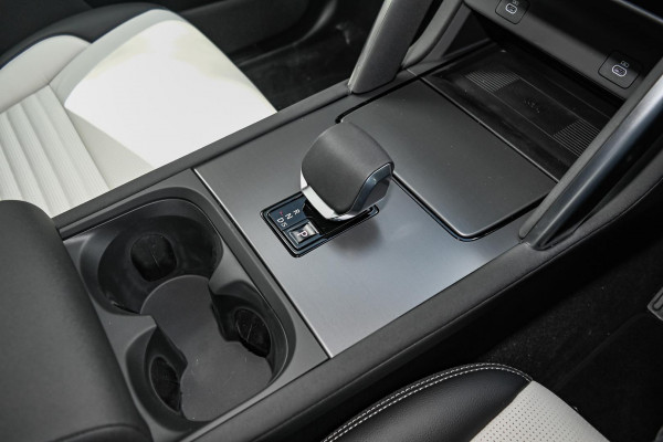 2025 MY25.5 Land Rover Discovery Sport L550 P300e Dynamic SE SUV