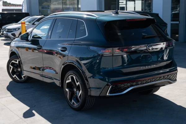 2026 Volkswagen Tiguan CT 150TSI R-Line SUV Image 2