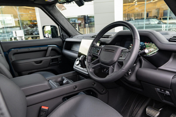2026 Land Rover Defender L663 110 P635 OCTA SUV image 15