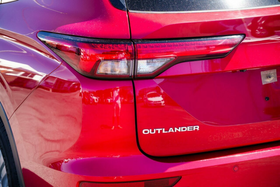 2024 Mitsubishi Outlander ZM LS SUV Image 7