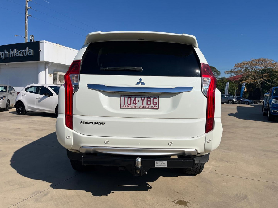 2018 Mitsubishi Pajero Sport QE GLS SUV Image 6