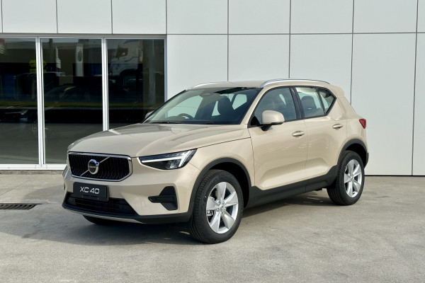 2025 Volvo XC40 XZ Plus B4 SUV Image 3