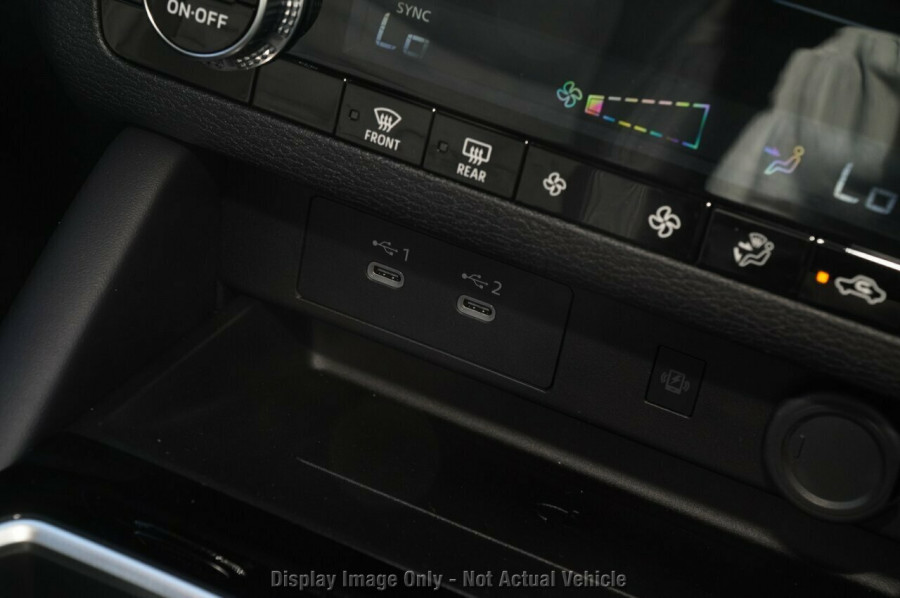 2026 Mitsubishi Outlander ZM Black Edition SUV Image 16