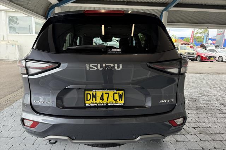 2022 Isuzu MU-X RJ LS-T SUV Image 6