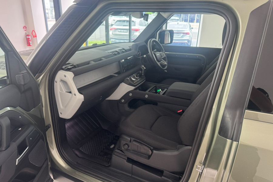 2022 MY23 Land Rover Defender L663 90 P300 S SUV Image 11