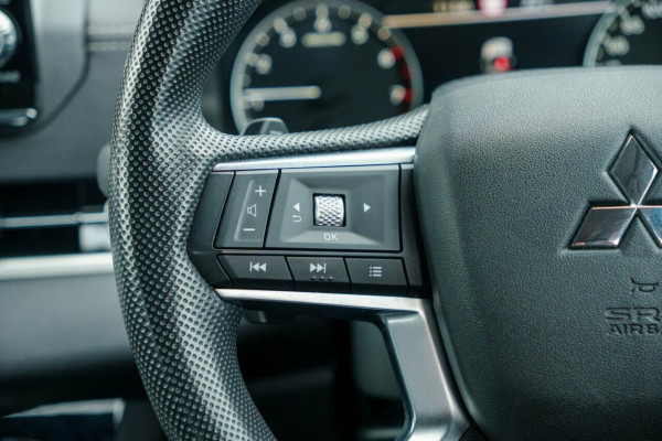 2024 Mitsubishi Outlander ZM ES SUV Image 11