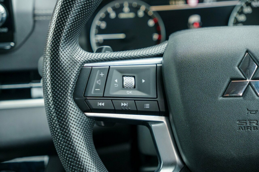 2024 Mitsubishi Outlander ZM ES SUV Image 11