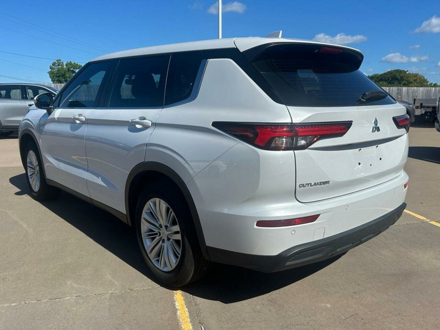 2022 MY23 Mitsubishi Outlander ZM ES SUV Image 8