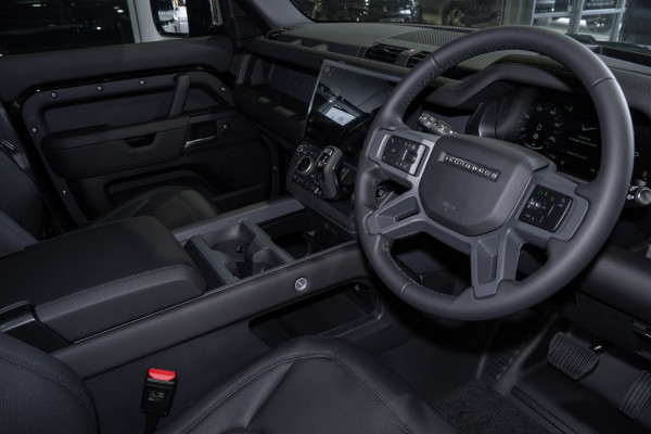 2026 Land Rover Defender L663 110 D350 X-Dynamic SE SUV image 7