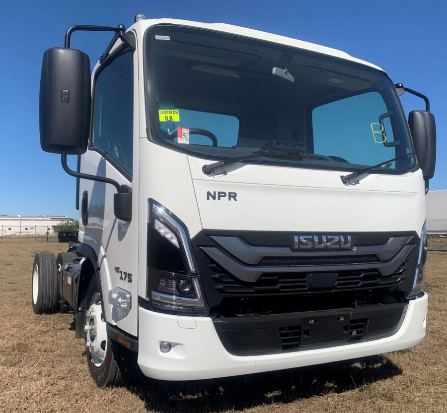 2026 Isuzu NPR 45/65-175 DT D28 Cab Chassis Image 2