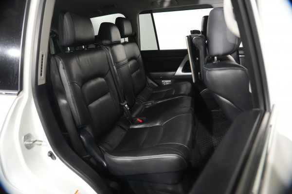 2018 Toyota LandCruiser Sahara SUV