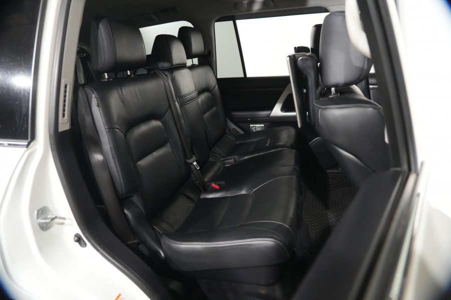 2018 Toyota LandCruiser Sahara SUV