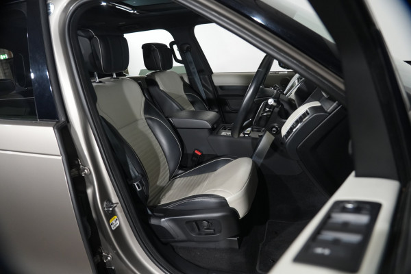 2021 Land Rover Discovery Series 5 P360 R-Dynamic HSE SUV Image 32