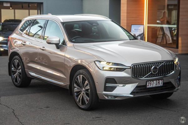 2023 Volvo XC60  Ultimate B5 Bright SUV Image 3