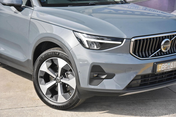 2023 MY24 Volvo XC40  Ultimate B4 Bright SUV Image 2
