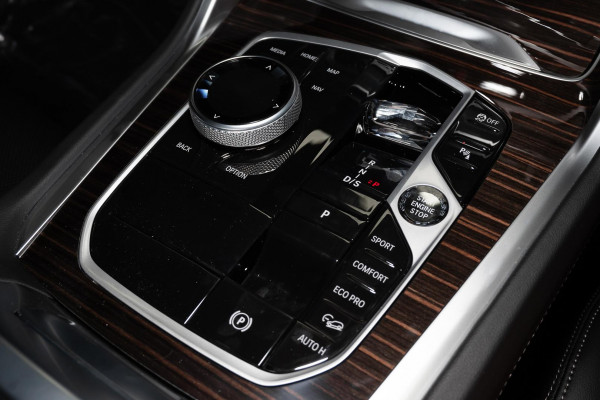 2026 BMW X6 G06 LCI xDrive40i M Sport SUV image 13