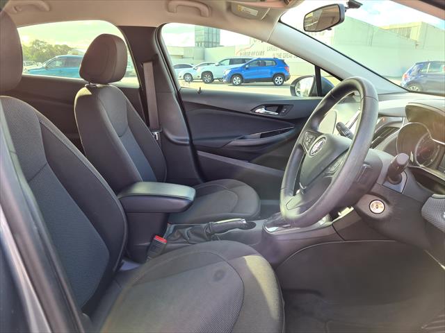 2017 Holden Astra BL  LS Sedan Image 11