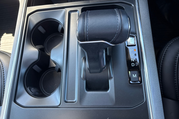 2024 Ford F-150  Platinum Dual Cab Image 16