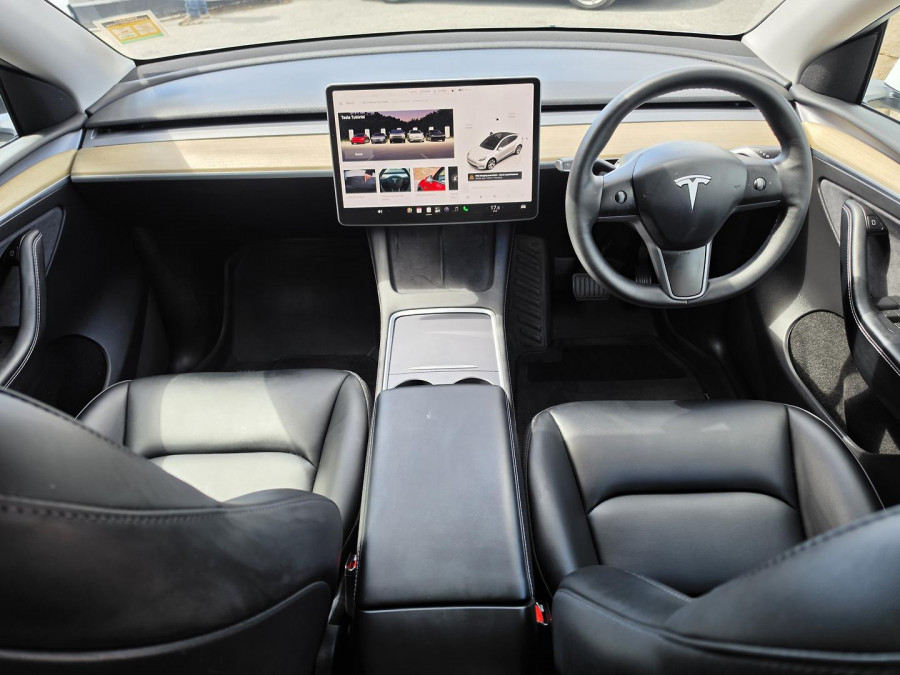 2023 Tesla Model Y  Rear-Wheel Drive SUV Image 11