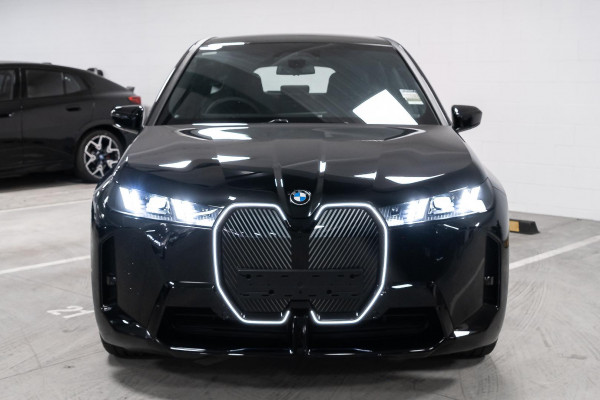 2026 BMW iX I20 xDrive45 M Sport SUV image 3