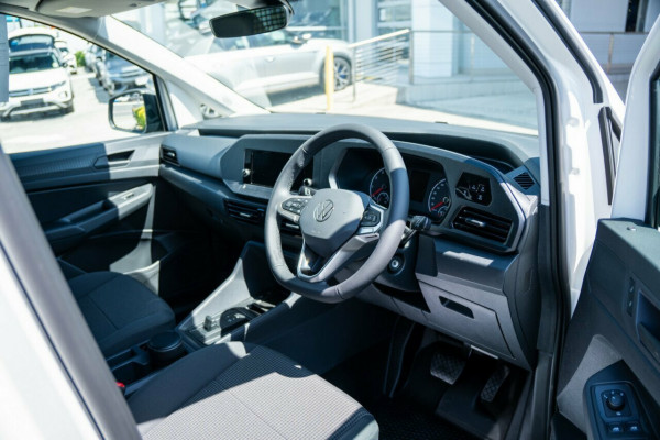 2026 Volkswagen Caddy 5 TDI320 SWB Van Image 6