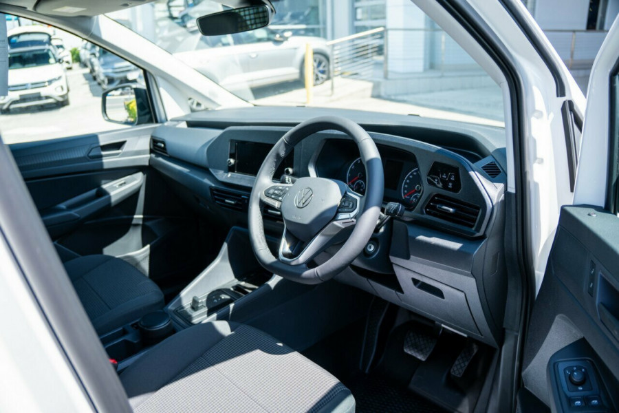 2026 Volkswagen Caddy 5 TDI320 SWB Van Image 6
