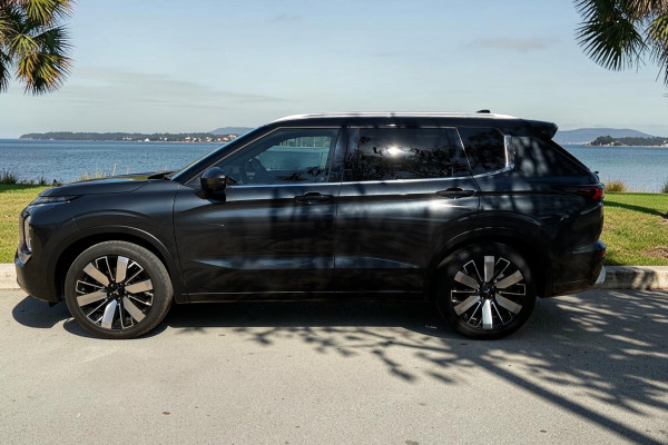 2025 Mitsubishi Outlander ZM Exceed Tourer SUV Image 7
